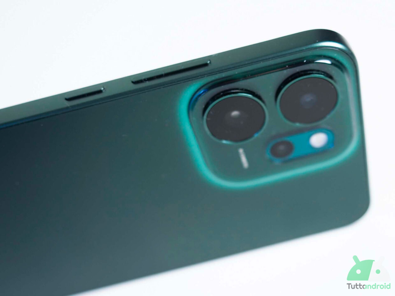 Design che cattura, super resistente e autonomia infinita: minimo storico per Oppo Reno14 F 5G