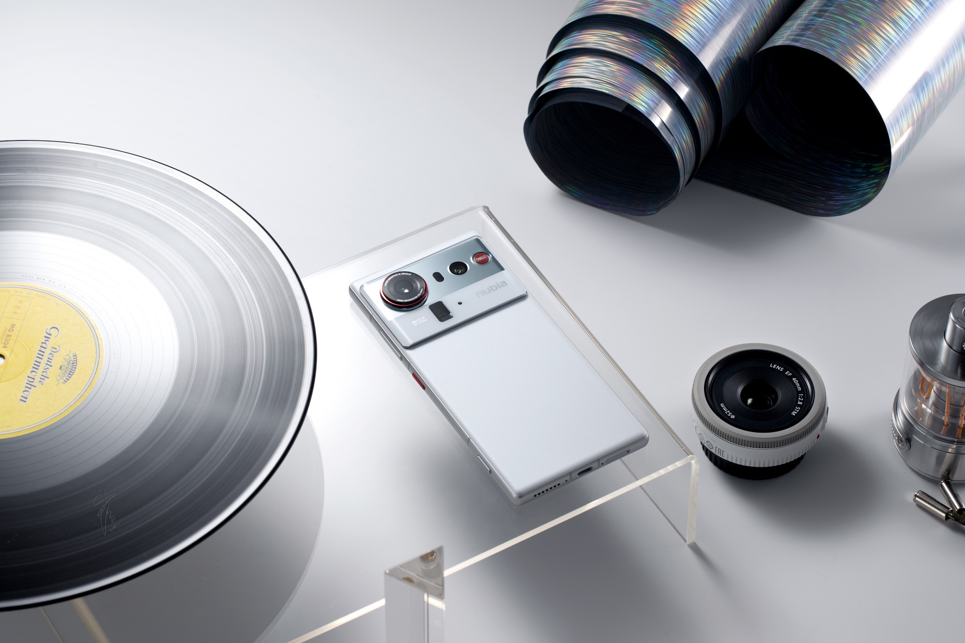 Nubia Z80 Ultra è ufficiale e punta su fotocamere e gaming: in arrivo anche in Europa Nubia Z80 Ultra è ufficiale e punta su fotocamere e gaming: in arrivo anche in Europa