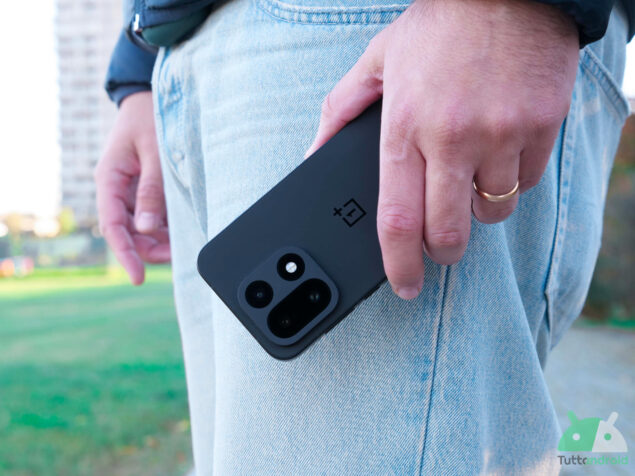 primo aggiornamento per oneplus 15 la cui versione da 16 512 gb nasconde un segreto da Tuttoandroid.net primo aggiornamento per oneplus 15 la cui versione da 16 512 gb nasconde un segreto