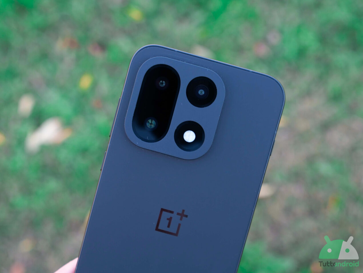 L'aggiornamento di marzo di OxygenOS porta apertura automatica dei file e migliora la stabilità