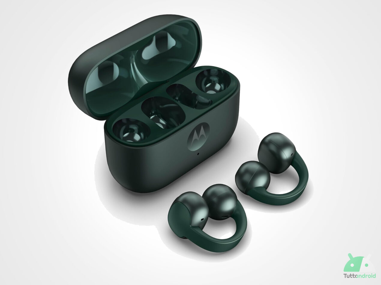 Audio firmato Bose e design open-ear: lo sconto Amazon sui Moto Buds Loop