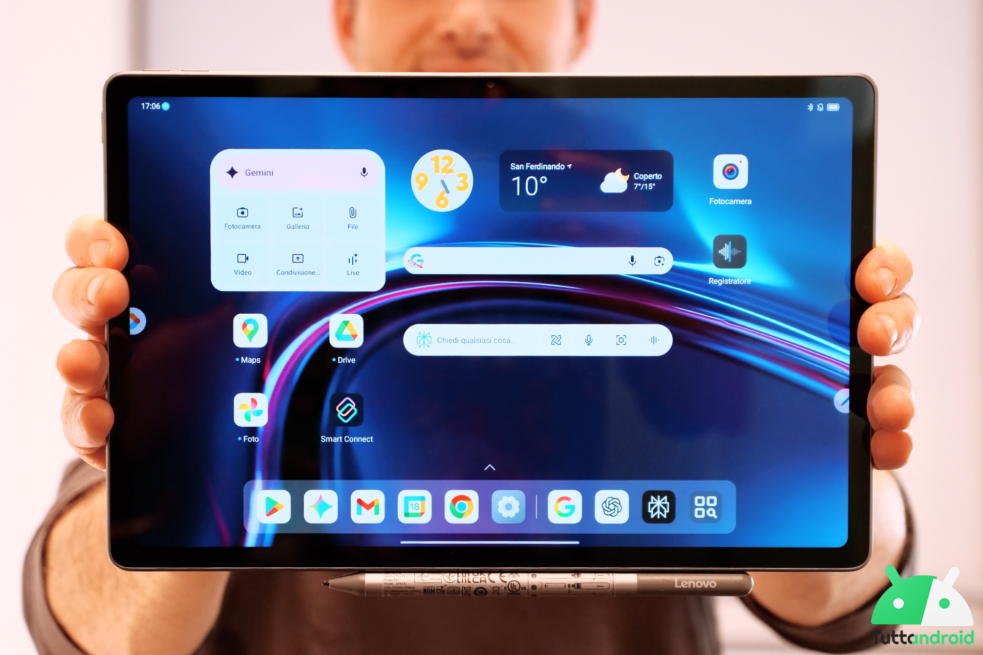 Il tablet Android ripensato: Il Lenovo Idea Tab Plus mette la parola fine ad un vecchio pregiudizio