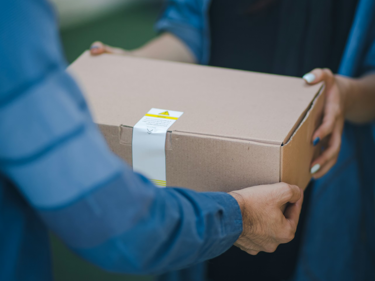 È deciso: arriva la tassa fissa di 3 euro sui pacchi in ingresso nell’Unione Europa