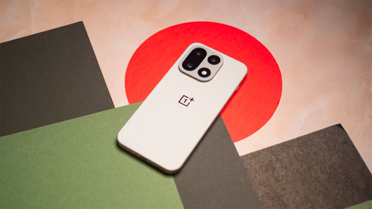 OnePlus 16 potrebbe avere una batteria enorme
