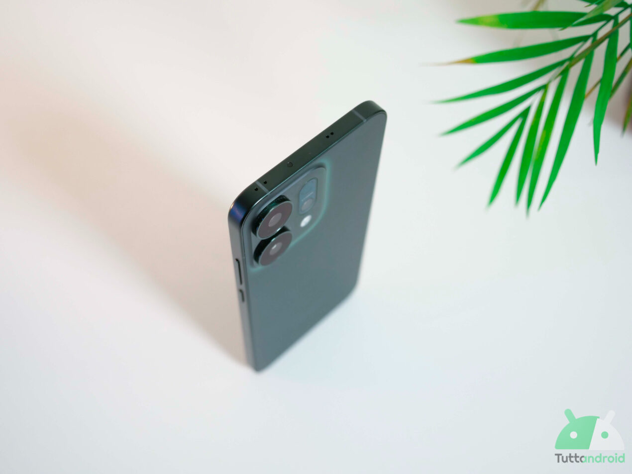 OPPO Reno14 F 5G: AMOLED 120Hz e 6000 mAh a soli 242€. Oltre 200€ di sconto con questo coupon