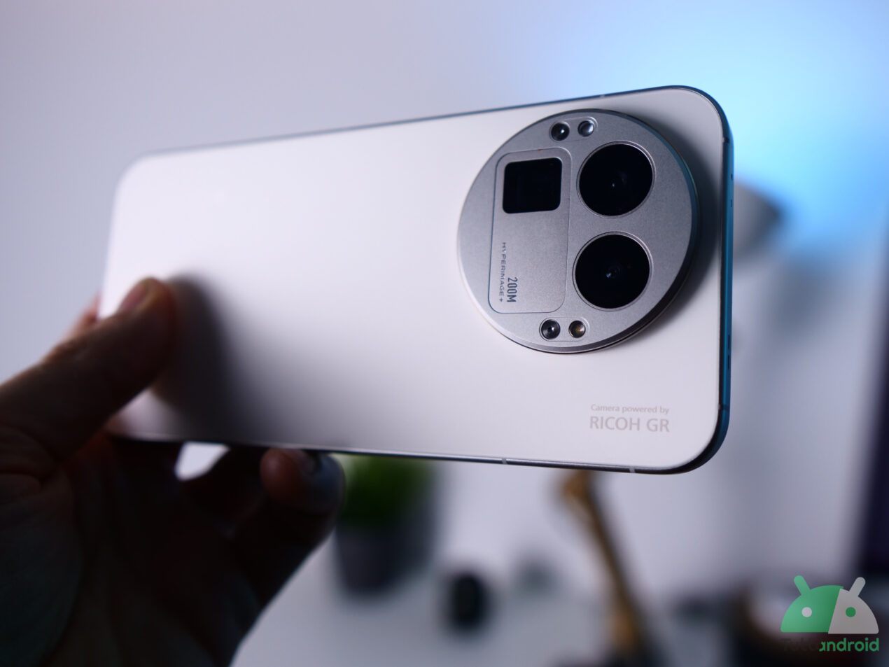 Camera Phone definitivo a meno di 700€: offerta con coupon per Realme GT 8 Pro