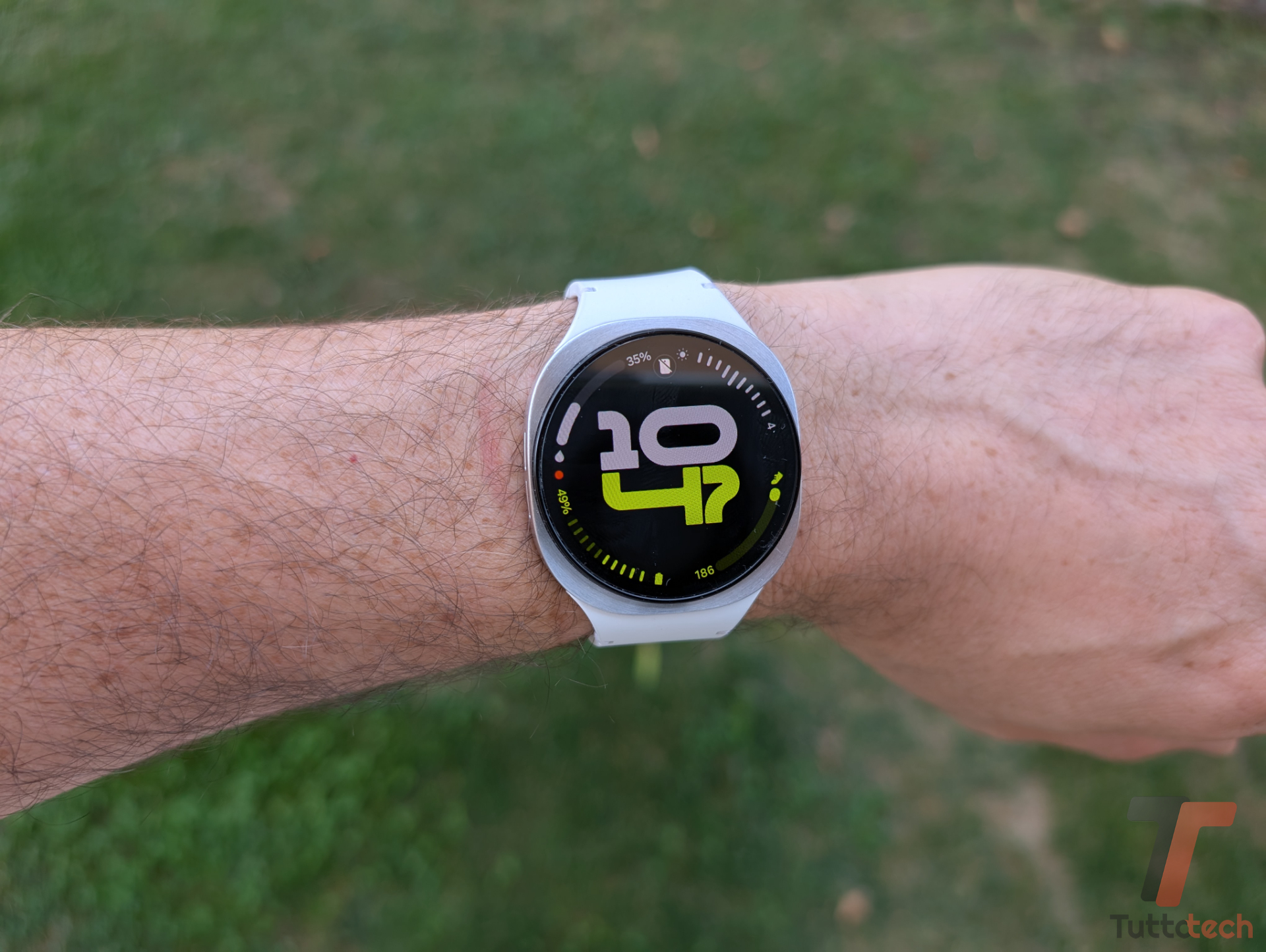 samsung galaxy watch8 in offerta al minimo storico su amazon tanta ai e salute al polso