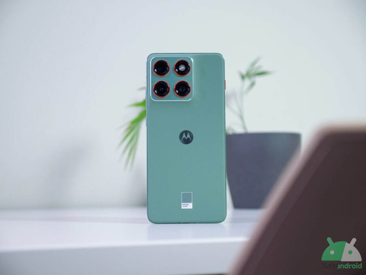 Motorola aggiorna Edge 70: per lo smartphone super sottile è tempo di Android 17