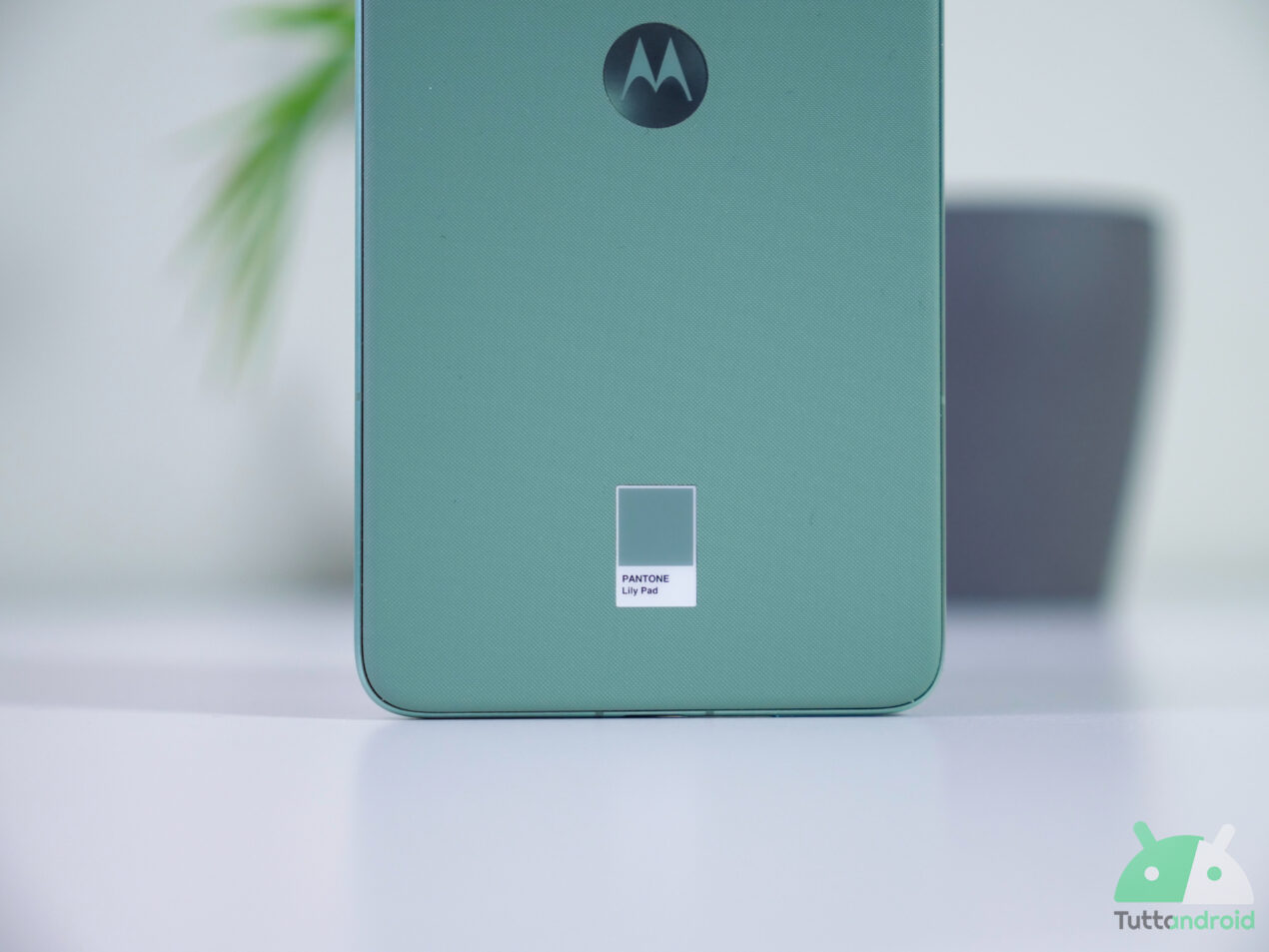 Niente più segreti per il design di Motorola Edge 70 Max