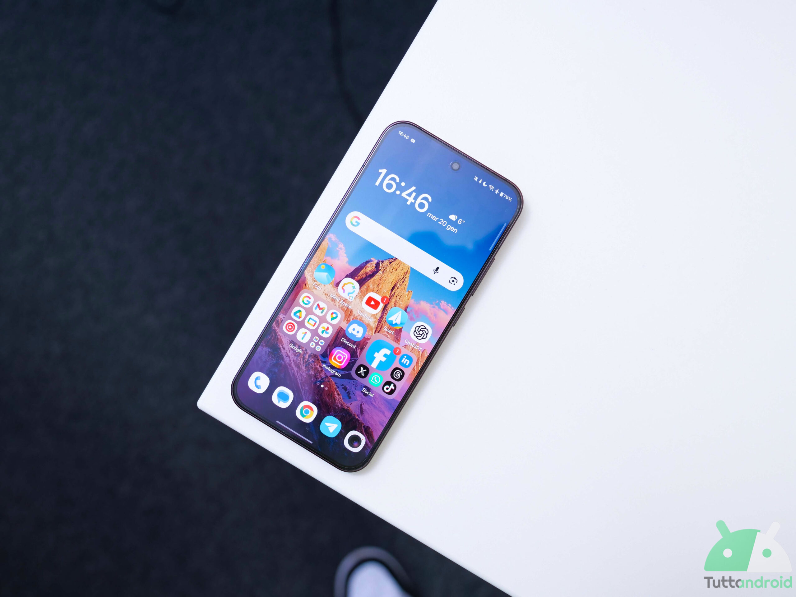 Dalla luce della Toscana alla creatività di Gaia Gozzi: il viaggio visivo con OPPO Reno 15