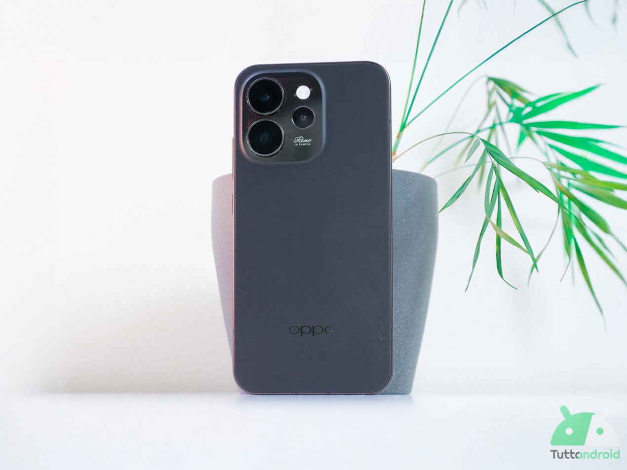Recensione OPPO Reno15 Pro 5G: il compatto che se la gioca con i top
