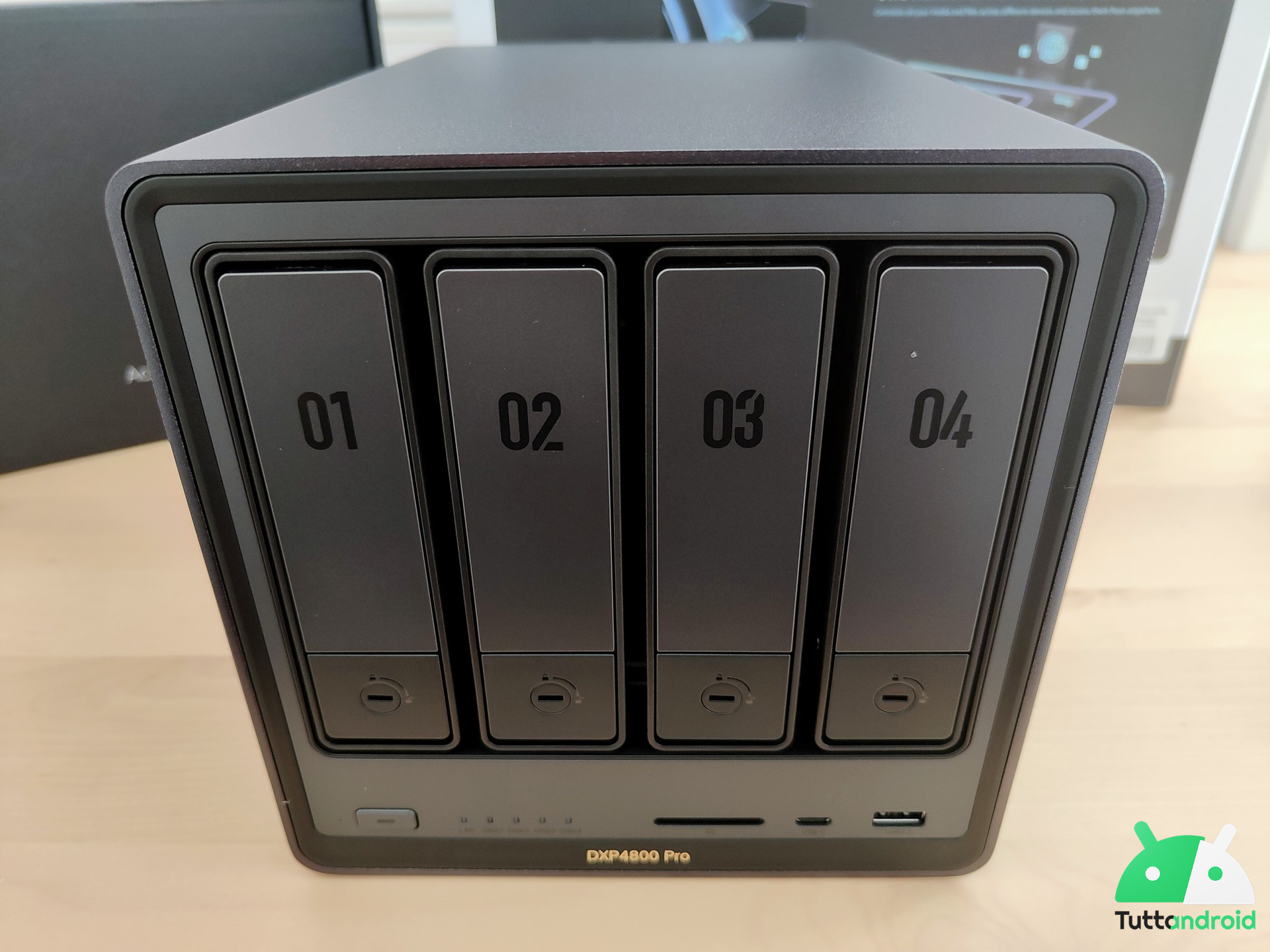 Ugreen NASync DXP4800 Pro-tta-4