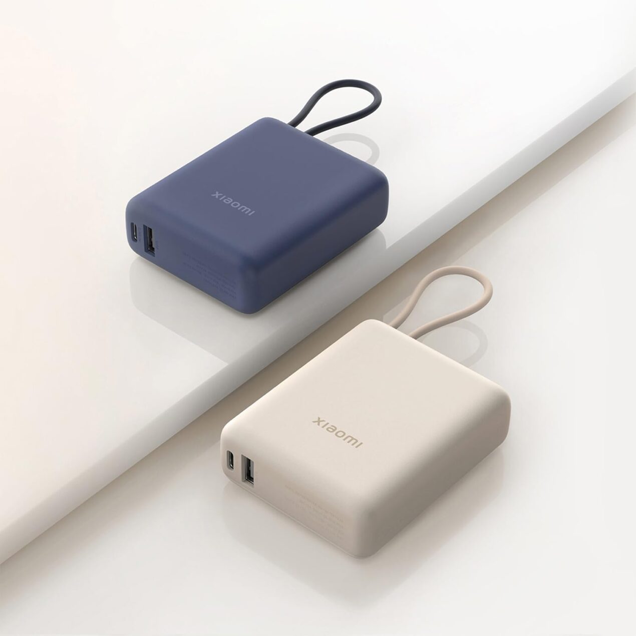 Utenti Xiaomi? Ecco come potenziare l'ecosistema: il PowerBank ufficiale con cavo integrato a soli 17€