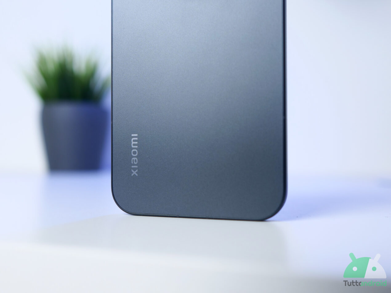 Xiaomi svela quali dispositivi riceveranno il nuovo effetto Soft Light Glass di HyperOS 4