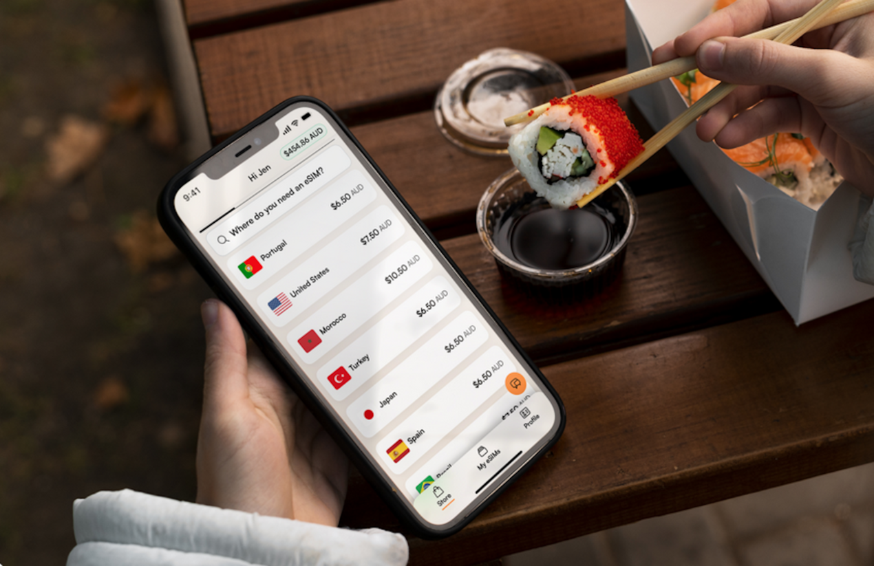 Connettività in viaggio più intelligente con le eSIM globali Thales e Airalo