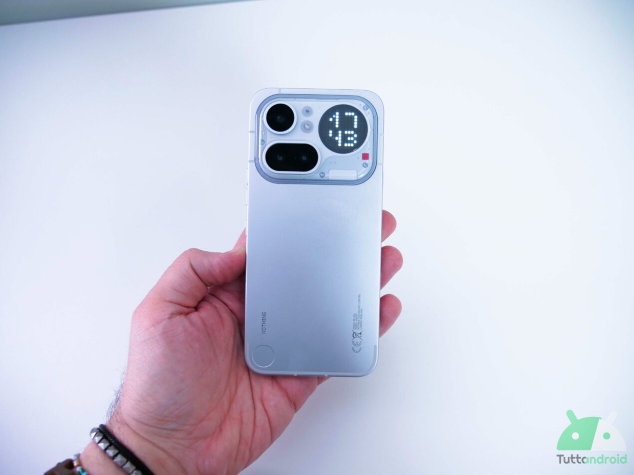 Nothing Phone (4a) Pro è un osso duro, ma occhio a questo piccolo difetto