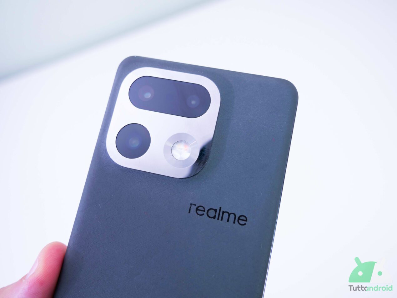 Sensore da 200MP e batteria da 7000mAh a 216€: il best-buy Realme crolla su AliExpress