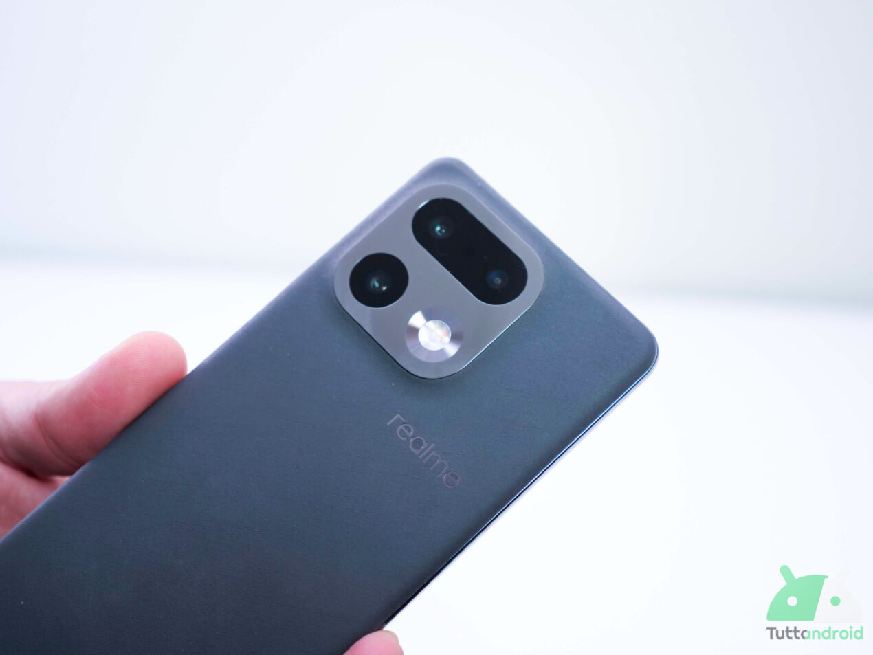 Minimo storico assoluto: super coupon per realme 16 Pro Plus con un risparmio netto di 194€