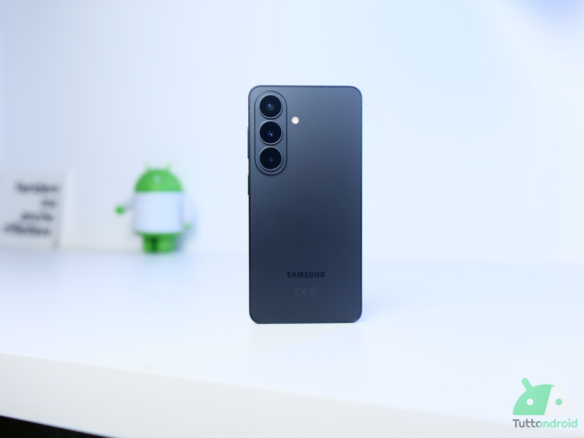 Recensione Samsung Galaxy S26: compatto e sempre più smart-phone