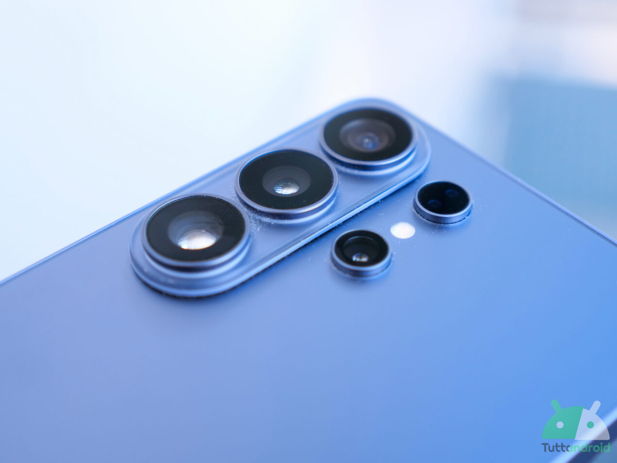 Samsung ha rimosso un'apprezzata funzione: sono spariti i filtri video su One UI 8.5