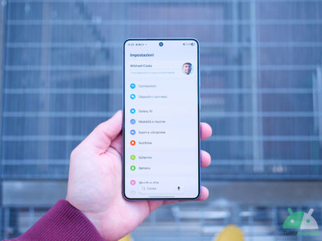 Samsung Galaxy S26 Ultra: un fix software per eliminare la macchia rossa dal display