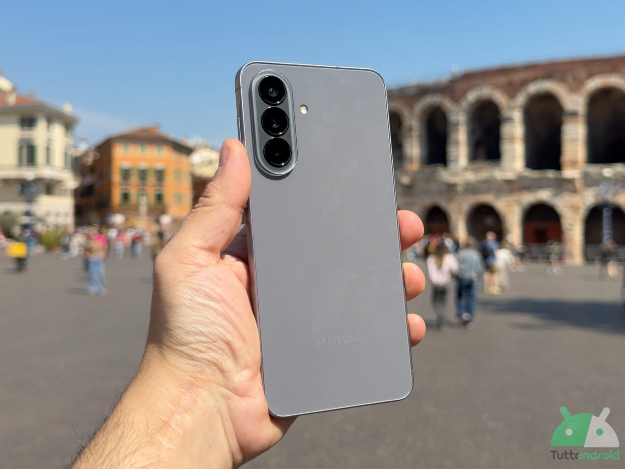 6 anni di aggiornamenti garantiti a soli 379€: oltre 200€ di sconto per Samsung Galaxy A57