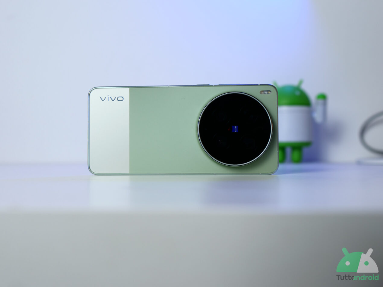 Un video ci mostra com'è l'interno di Vivo X300 Ultra