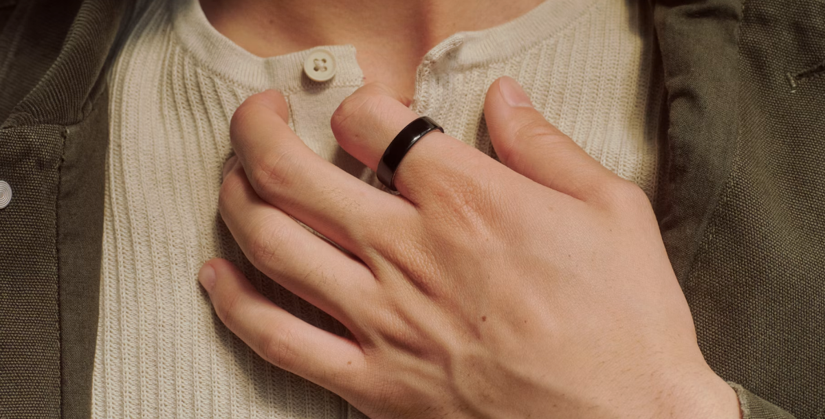Oura Ring 5 è ufficiale: più sottile del 40%, nuove funzioni IA e autonomia fino a una settimana