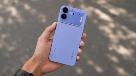 Alcune foto confermano colori e caratteristiche di Nothing Phone (4b)