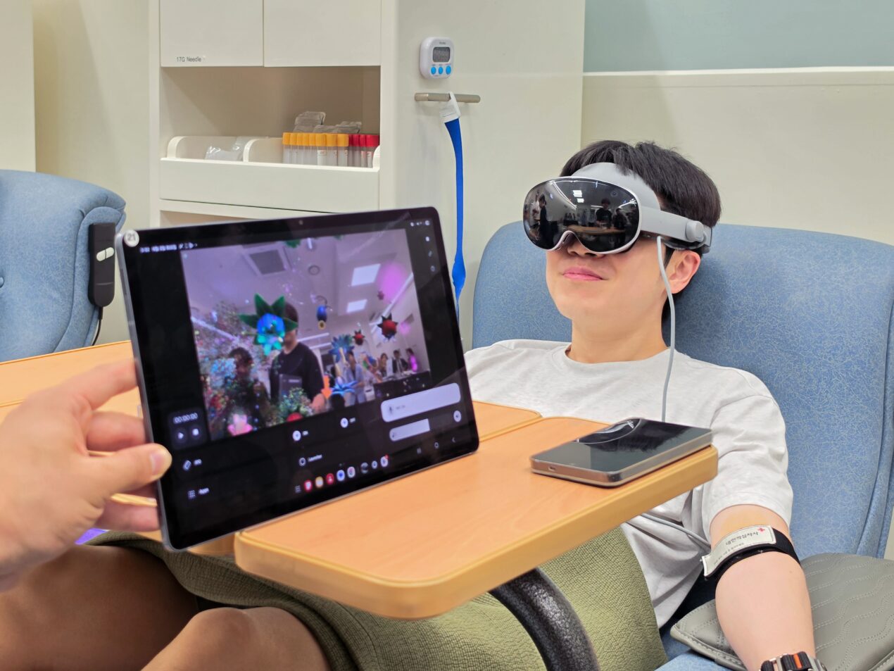 Samsung e Abbott portano la realtà estesa nel mondo della donazione di sangue con Galaxy XR