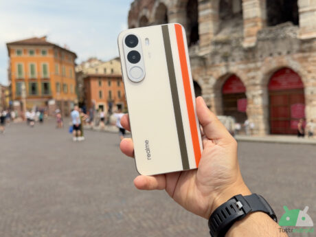 Recensione Realme P4x 4G: tanta batteria, prezzo basso e un LED RGB