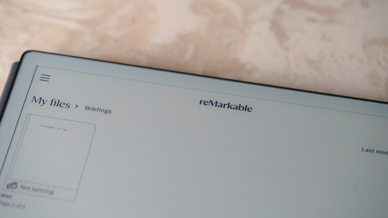 Il diario di Tom Riddle diventa realtà: l'IA assorbe le parole e scrive sul tablet