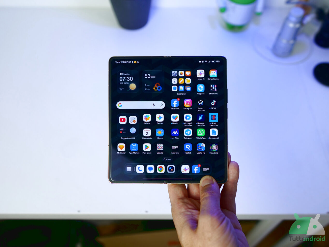HONOR Magic V6 alza la posta: sconto immediato di 700 euro e super omaggi a scelta