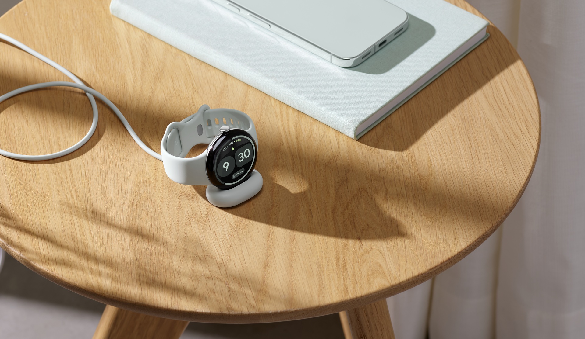 Google Pixel Watch 5 uff lifestyle ricarica