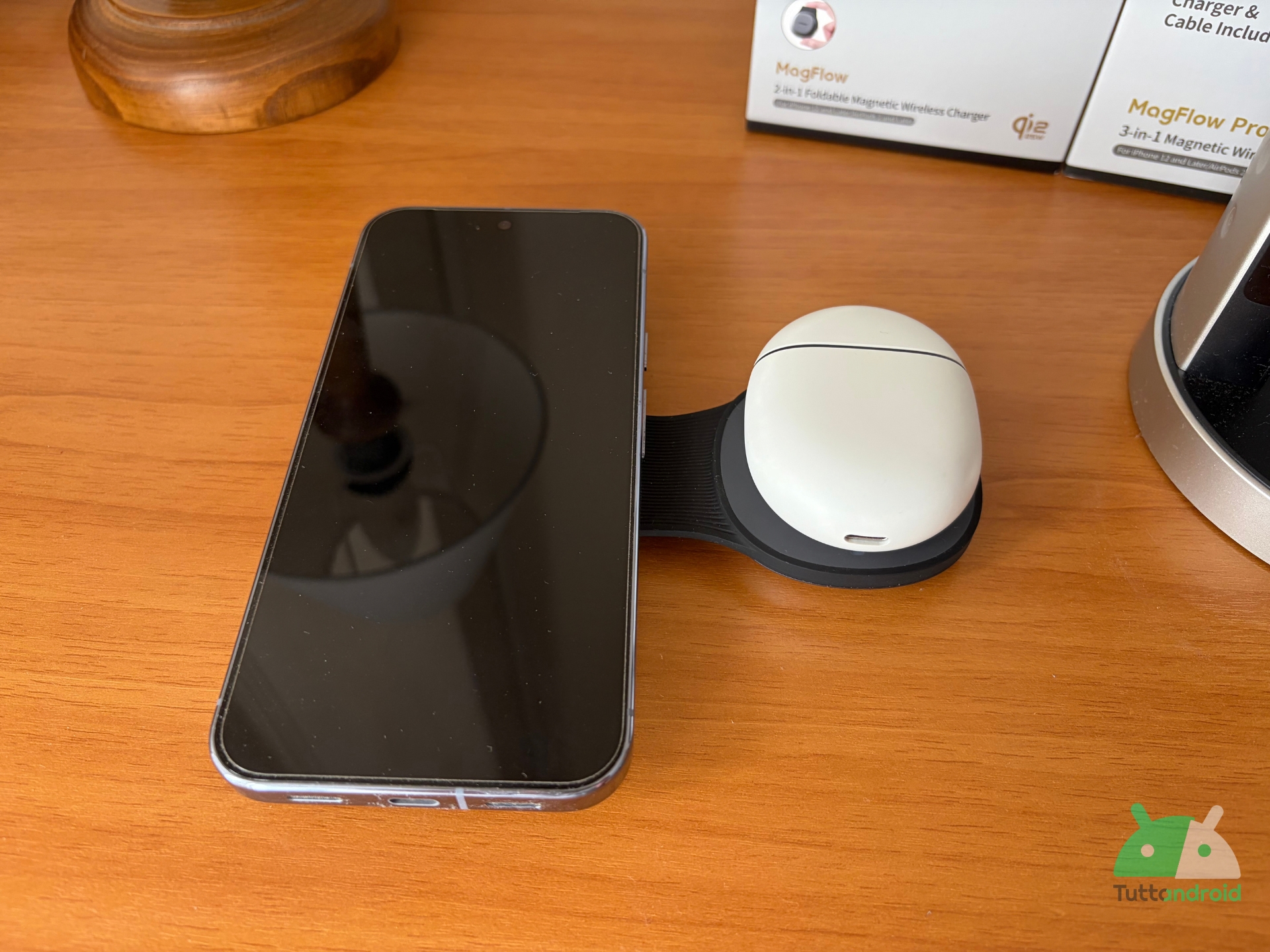 UGREEN MagFlow basetta 2-in-1