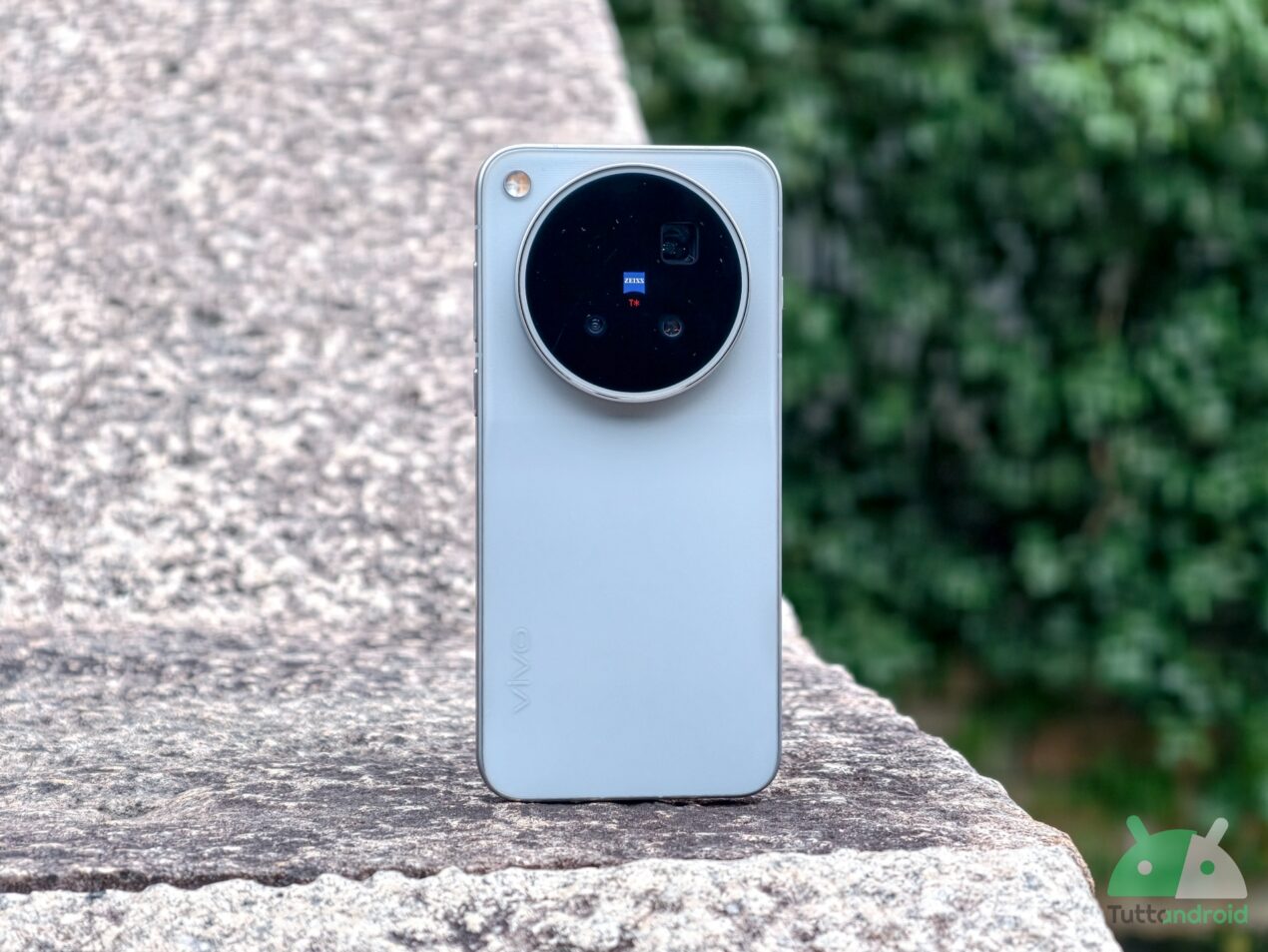 Tim Belli Trapelati i prezzi europei di vivo X500 Pro e vivo X500 Pro Max e sono ...