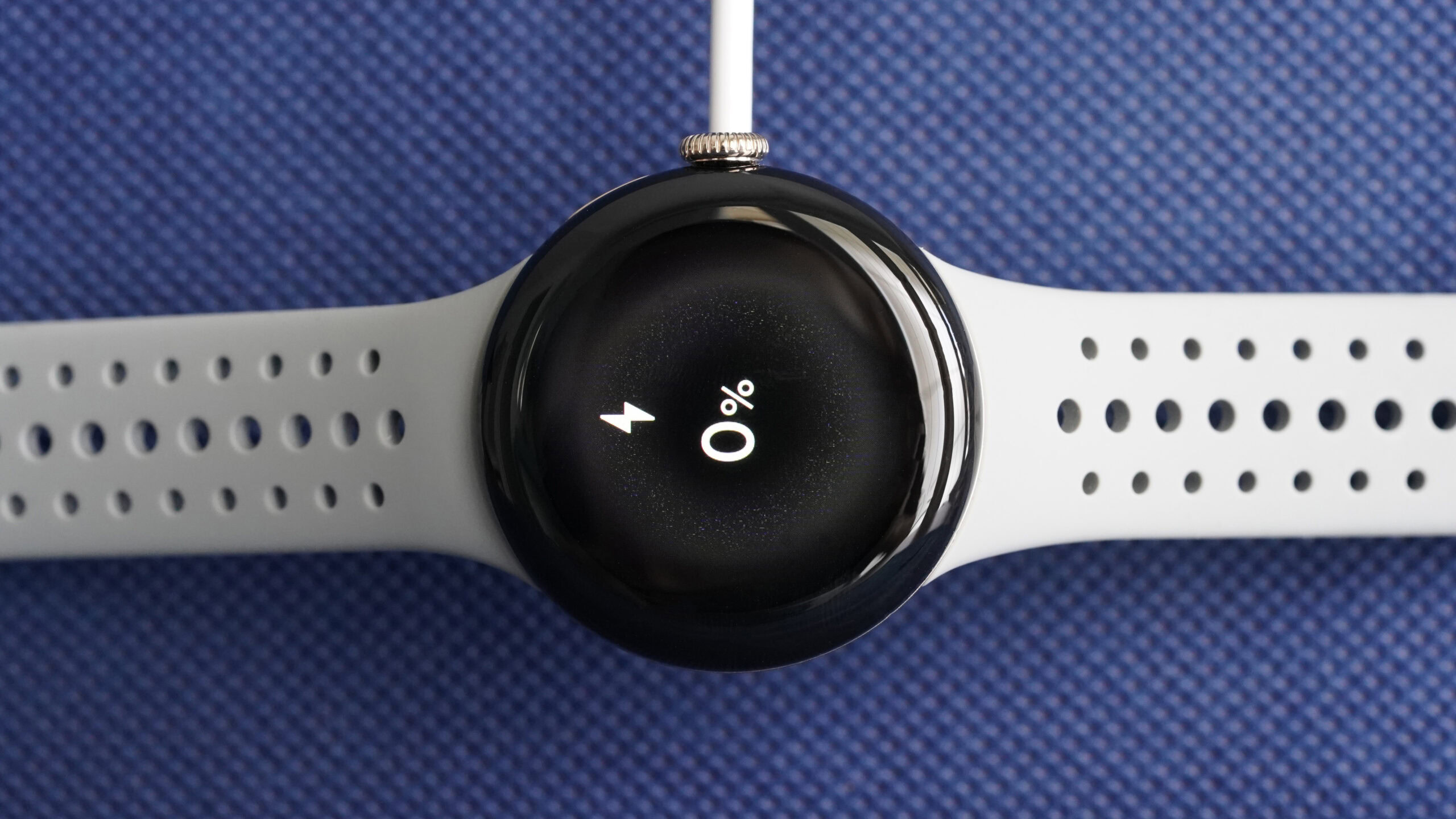 Google conferma il bug della batteria dei Pixel Watch che ne riduce l’autonomia