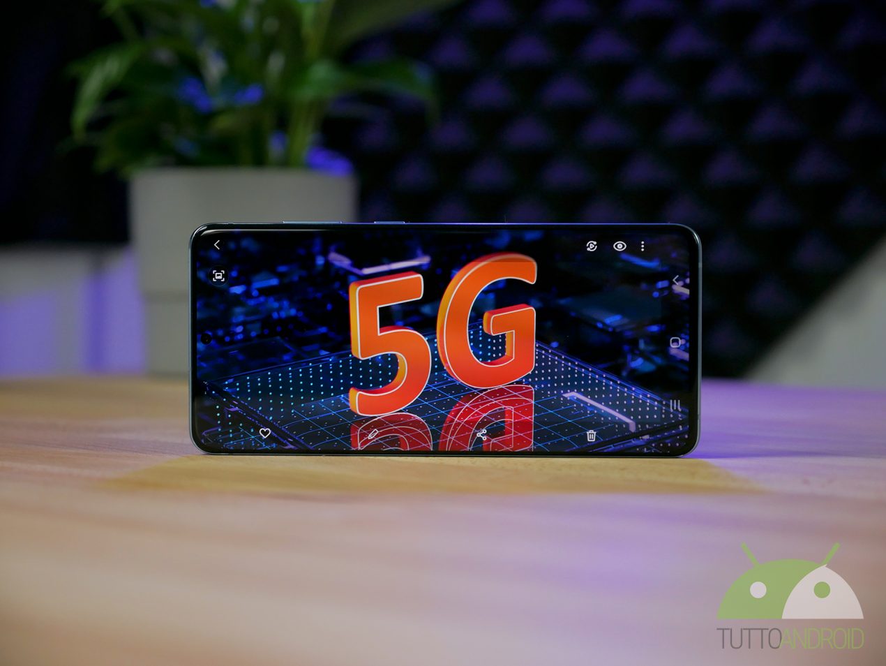 SIM attive in crescita in tutto il mondo, impennata degli abbonamenti 5G