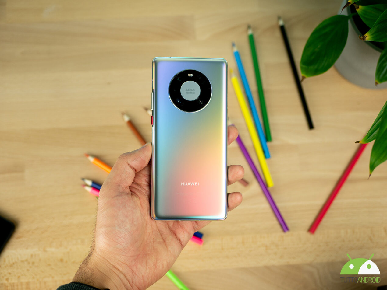 Huawei lancia le offerte flash di maggio: sconti su P40 Pro+, Mate 40 Pro e altri