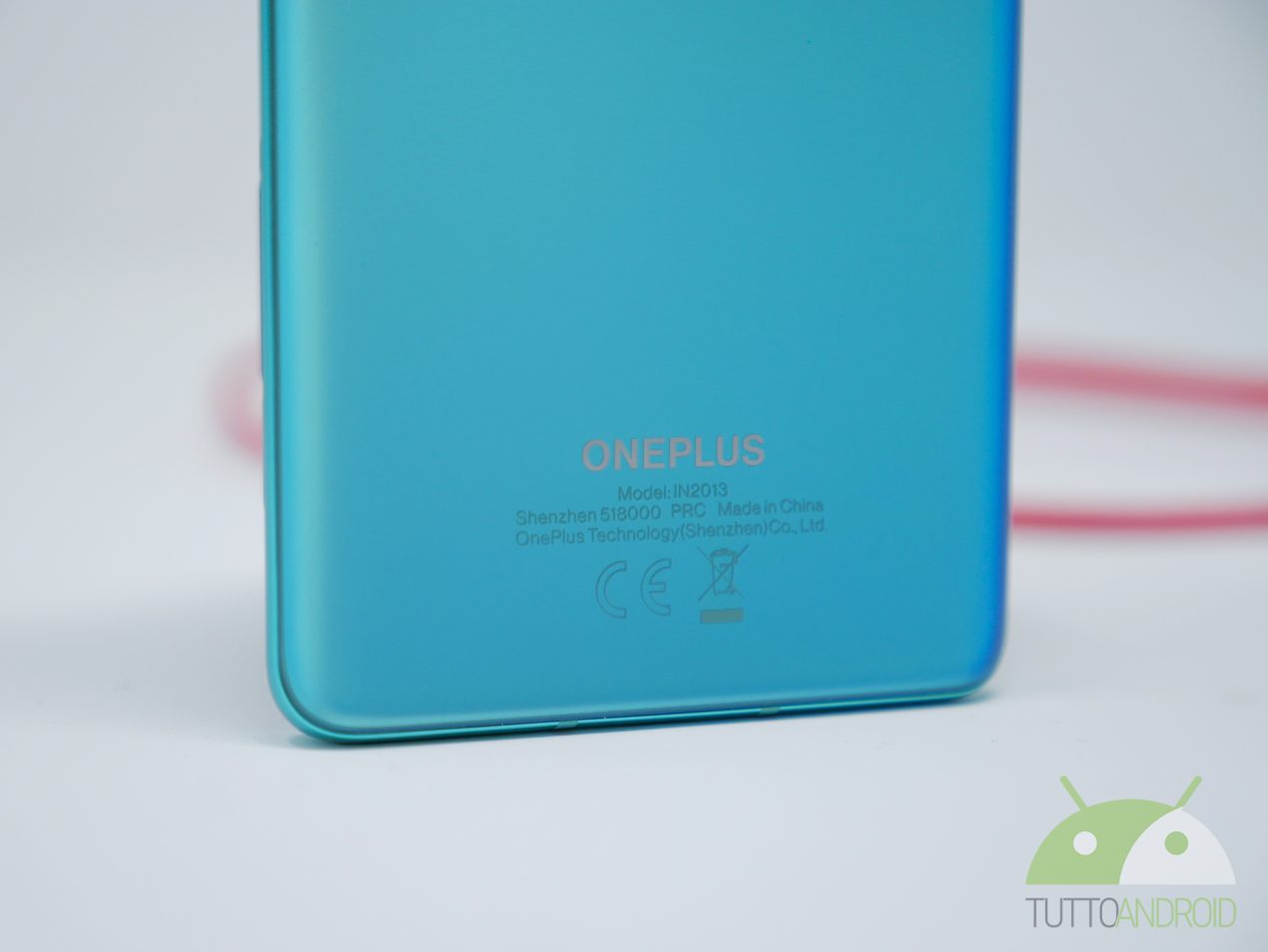 OnePlus continua a ispirarsi a Samsung anche per il tablet pieghevole