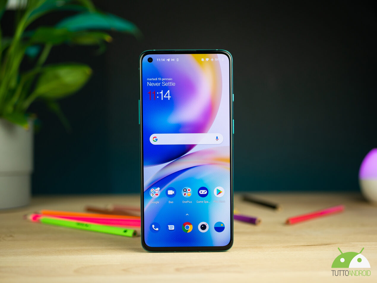 Ci sono nuovi aggiornamenti software per la gamma OnePlus 8, Huawei P40 e altri