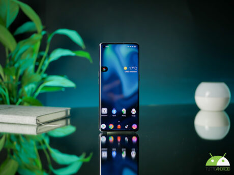 OPPO Find X2 Pro display