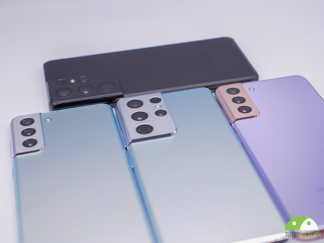 Aggiornamenti per i Samsung Galaxy S21 e gli S20, Redmi K30 Pro e altri