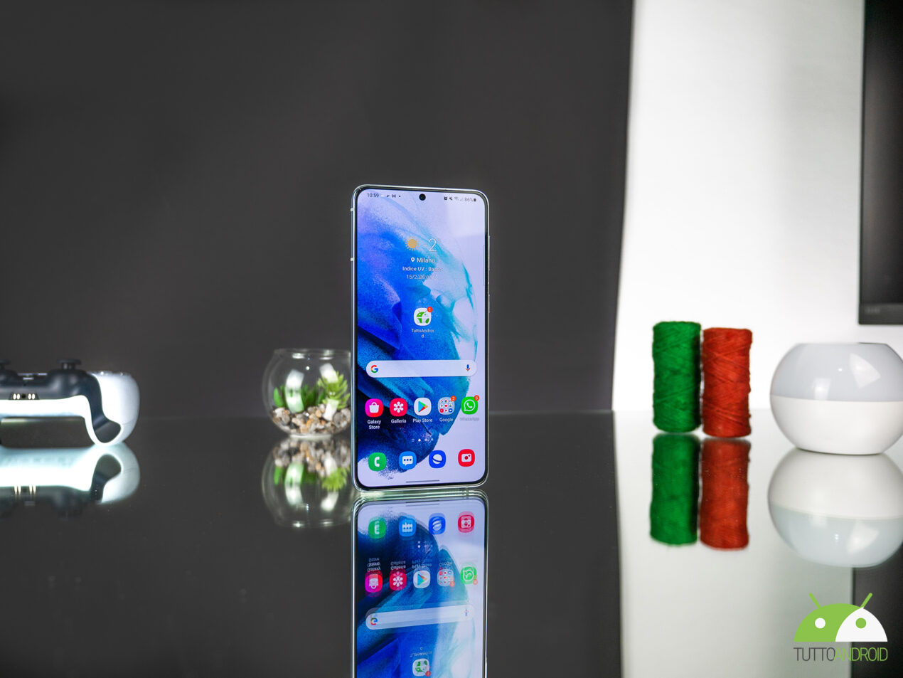 Prezzo bomba per la serie Samsung Galaxy S21 su Amazon, con cuffie in regalo