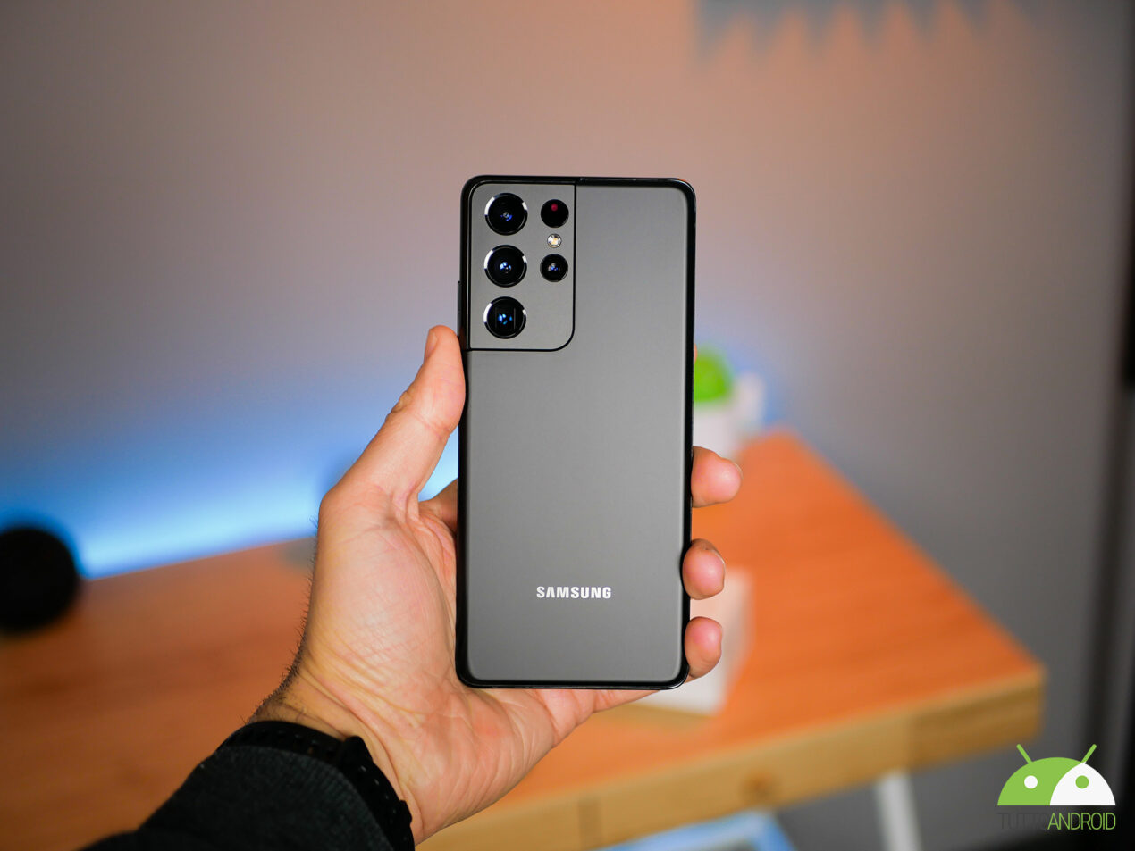 La terza beta della One UI 4.0 di Samsung è basata sul codice AOSP di Android 12