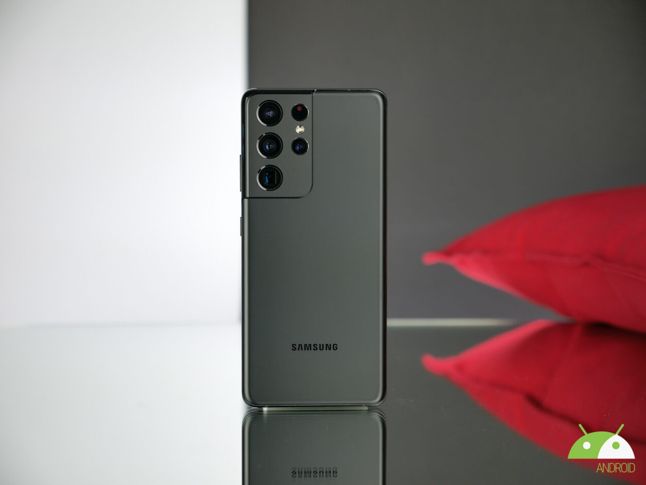 Che velocità Samsung, i Galaxy S21 stanno già ricevendo Android 12 e One UI 4.0!