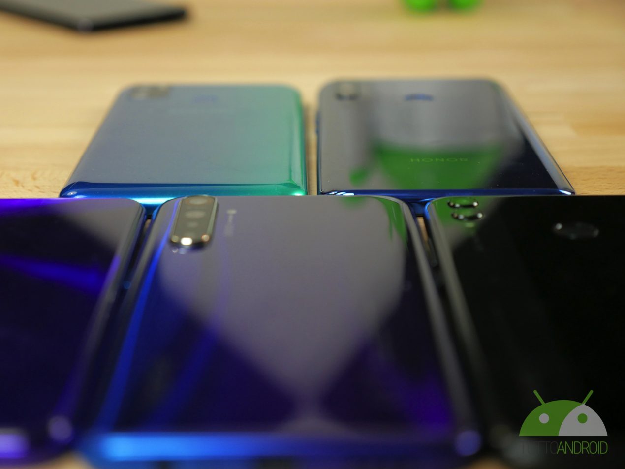 LineageOS 19 porta Android 12 su altri smartphone Motorola, Sony e Xiaomi
