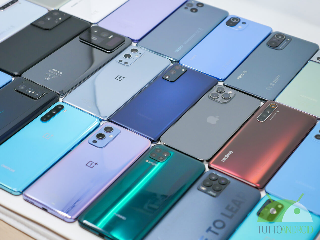 Un mare di novità in questi aggiornamenti per Samsung, OPPO, OnePlus e ASUS