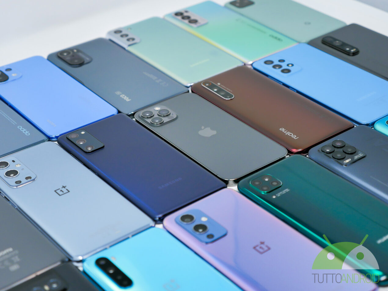 Paranoid Android Sapphire Beta è ora disponibile per più smartphone