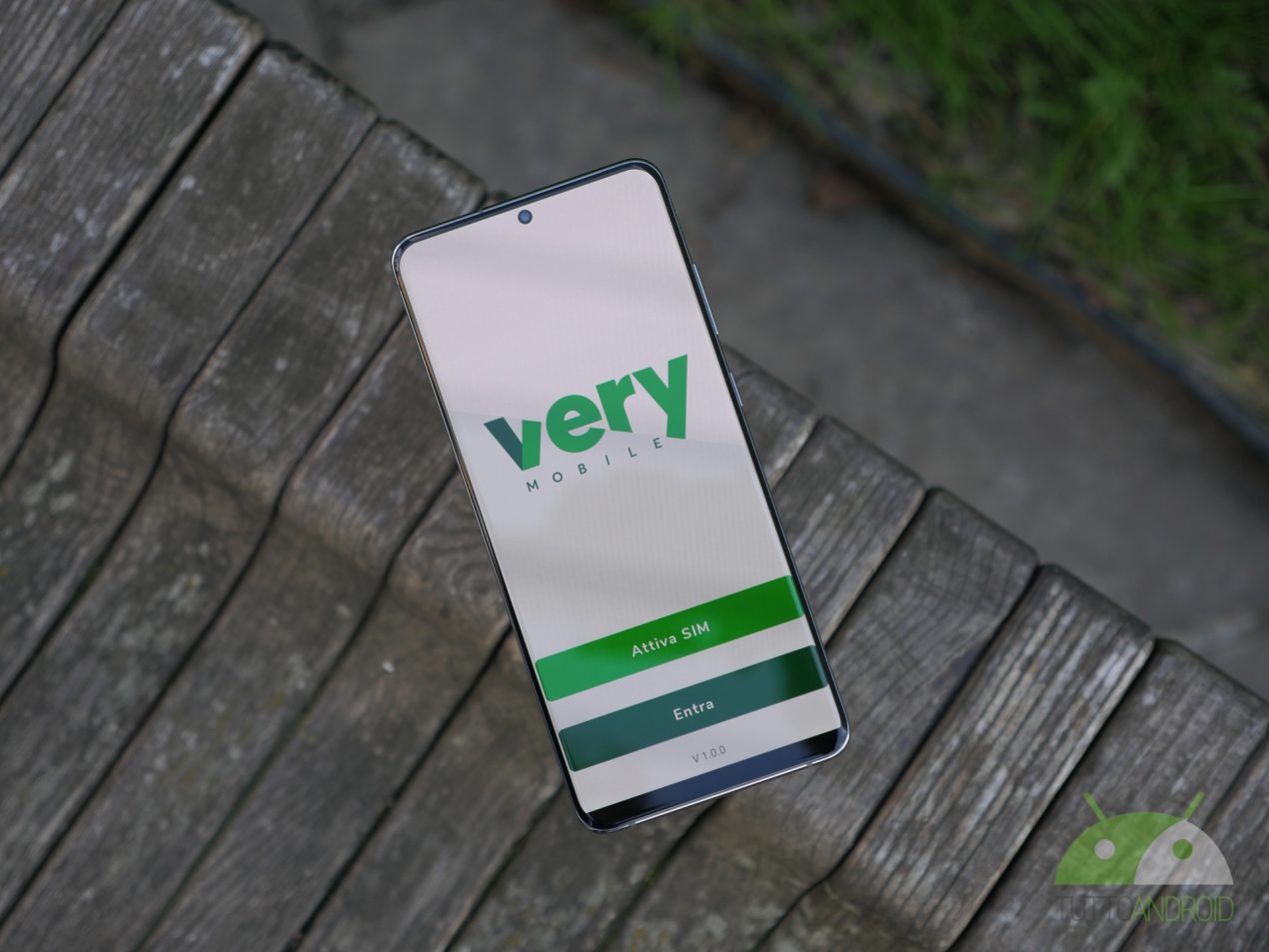 Very Mobile lancia l'attivazione con SPID, mentre ci sono novità per Fastweb e Lycamobile